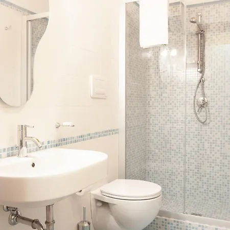 Apartment Accogliente Per 2 In Centro Vicino Al Mare , Il Mozzo ! *