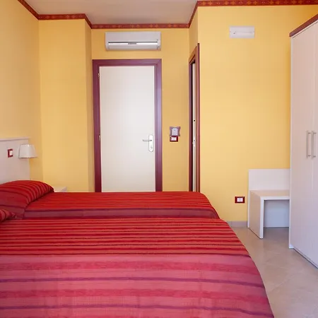 Per 2 Ospiti Nel Centro, A Pochi Passi Dal Mare ! Il Mozzo Apartamento *