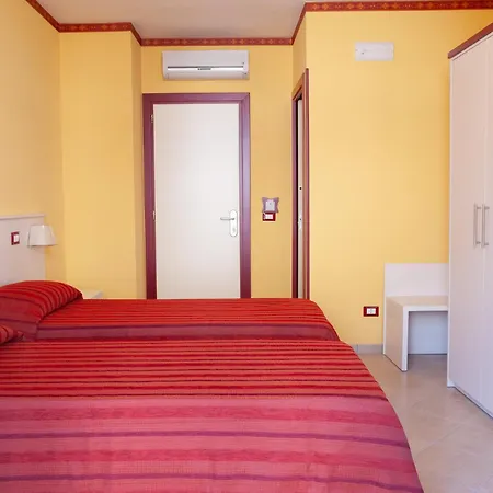 Accogliente Per 2 In Centro Vicino Al Mare , Il Mozzo ! *