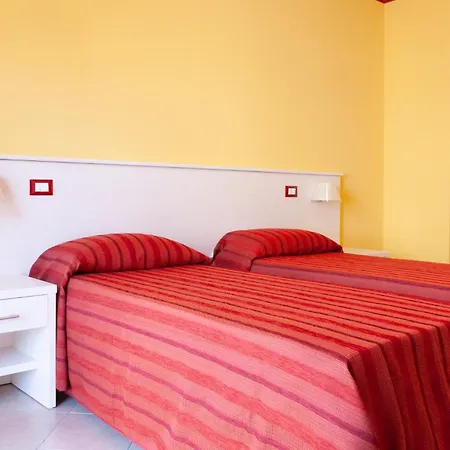 Apartment Accogliente Per 2 In Centro Vicino Al Mare , Il Mozzo !